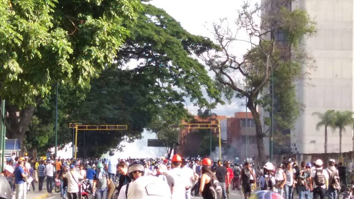 Hirieron a periodista de El Nacional en represión en Altamira