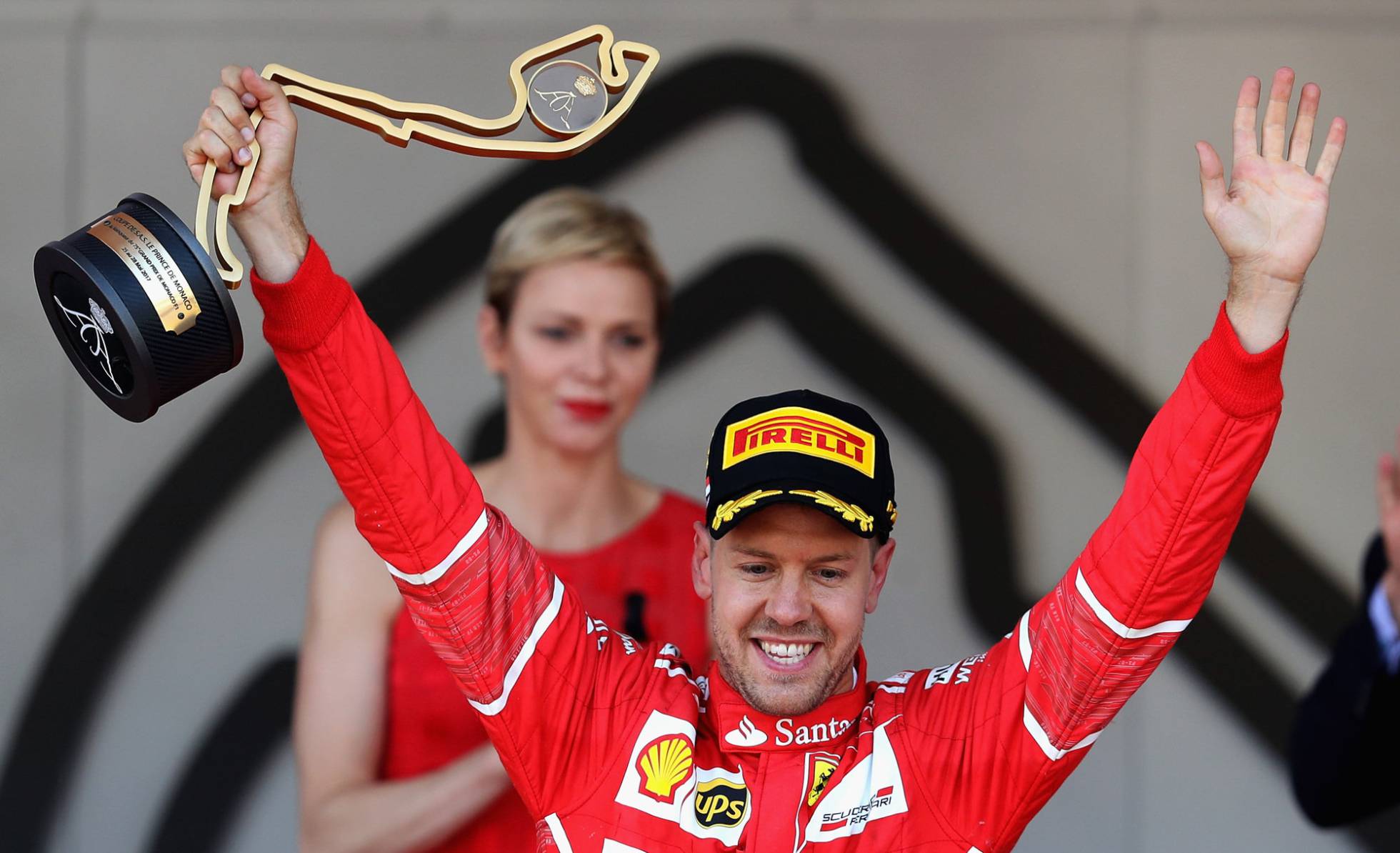 Vettel le roba la victoria a Raikkonen en Montecarlo