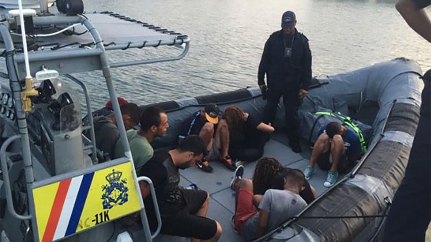 26 venezolanos fueron rescatados al intentar ingresar a la isla de Curazao