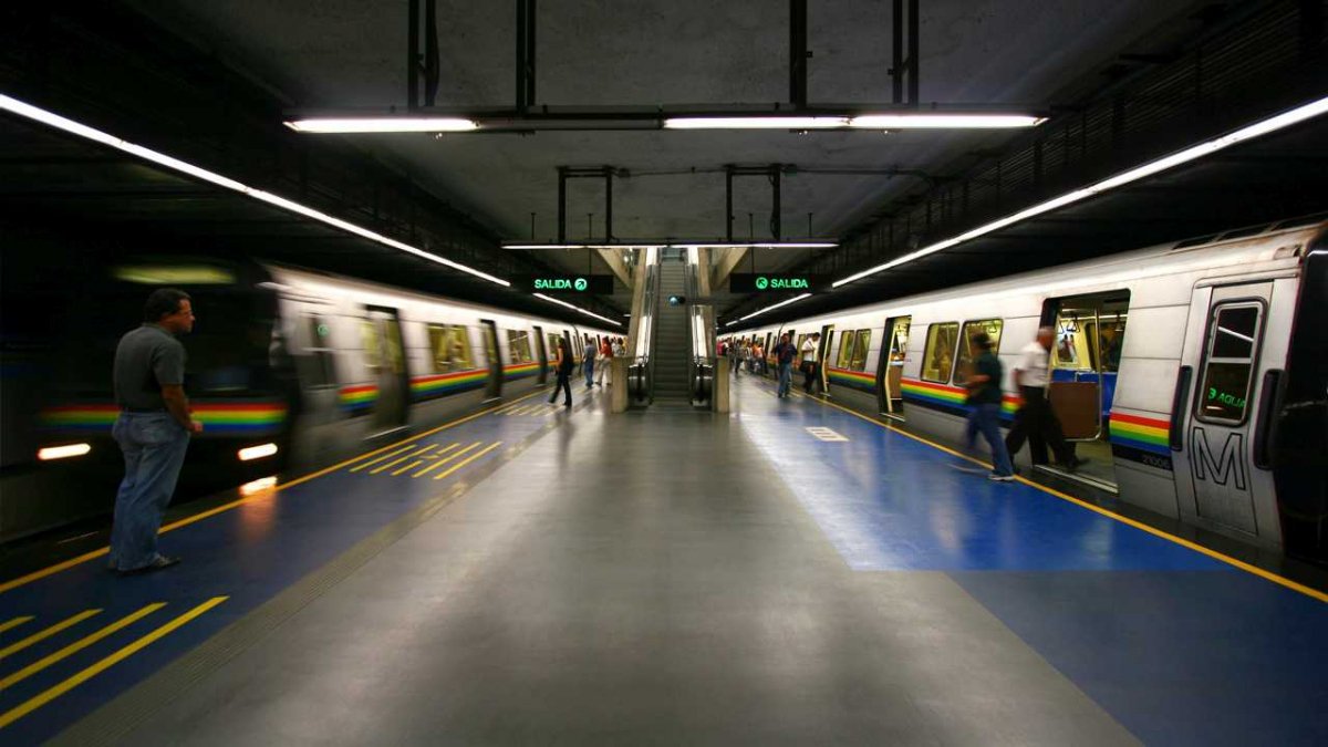 Metro de Caracas suspende servicio en 30 estaciones