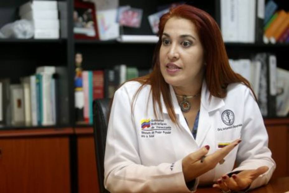 Presidente destituye a ministra de salud Antonieta Caporale
