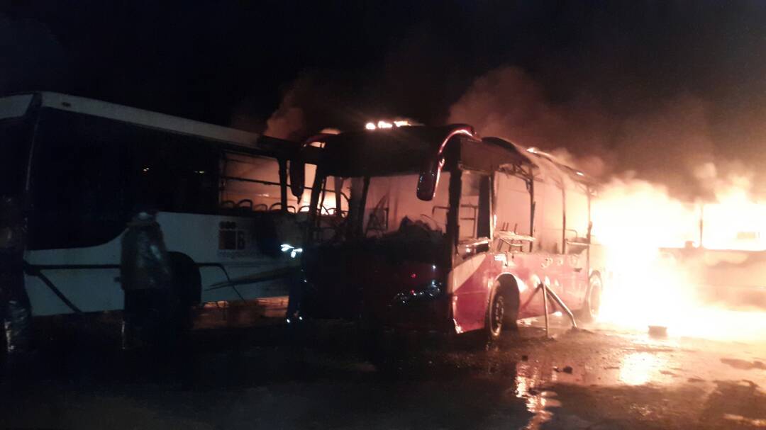 Tres personas detenidas por quema de autobuses de TransBolívar