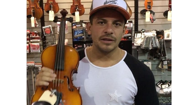 Oscarcito regalará un nuevo violín a joven músico, luego de que la #GNB se lo rompiera