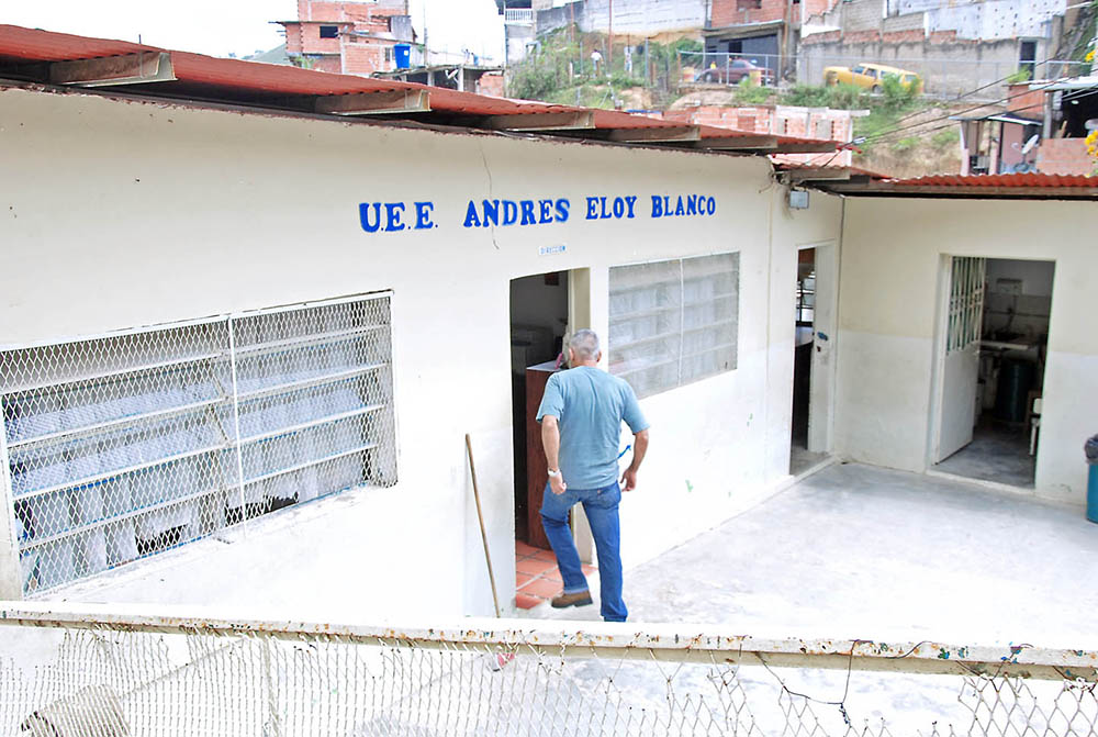 20 días sin agua en UEE  Andrés Eloy Blanco