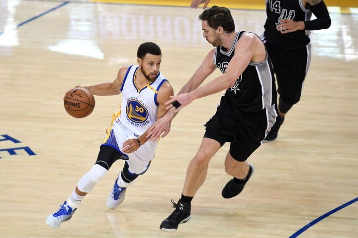 Warriors dan ante Spurs otro paso con vistas a la gran final de NBA