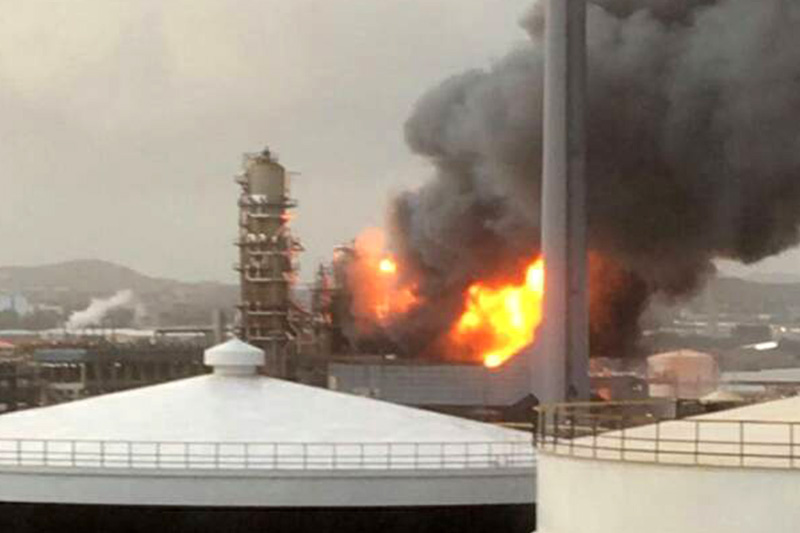Reportan incendio controlado en refinería de PDVSA, Isla de Curazao