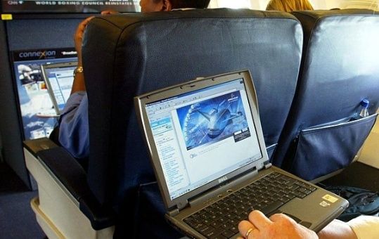 EEUU está dispuesto a prohibir laptops en aviones