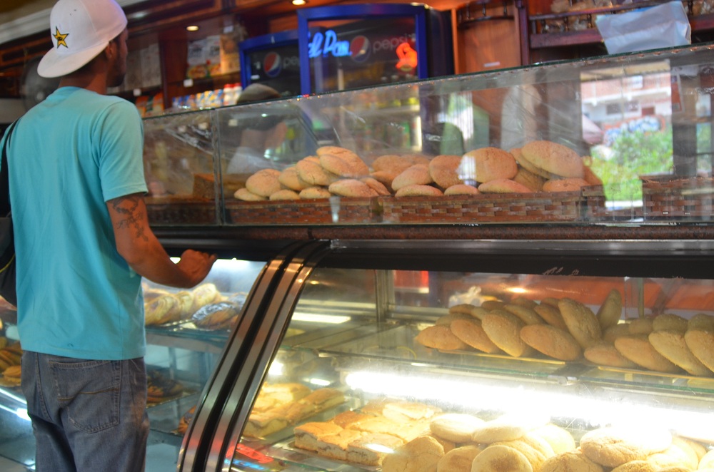 Panaderos siguen en jaque  por falta de materia prima