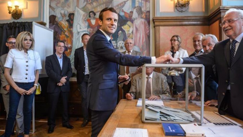 Partido de Macron gana primera vuelta de legislativas, según medios