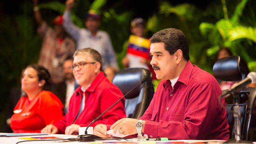 Maduro decretó aumento de 15% a trabajadores de la Educación