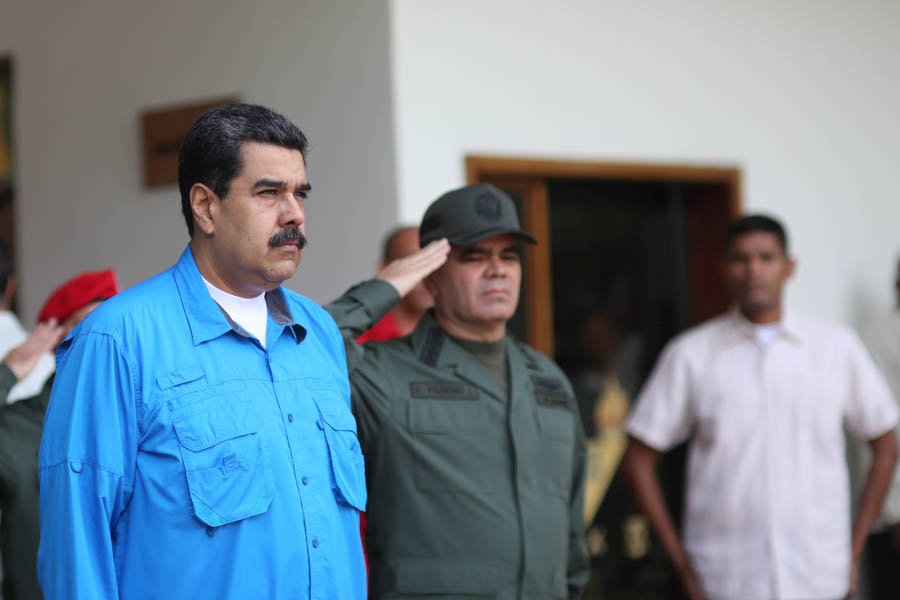 Maduro ratifica a Padrino López como ministro de la Defensa