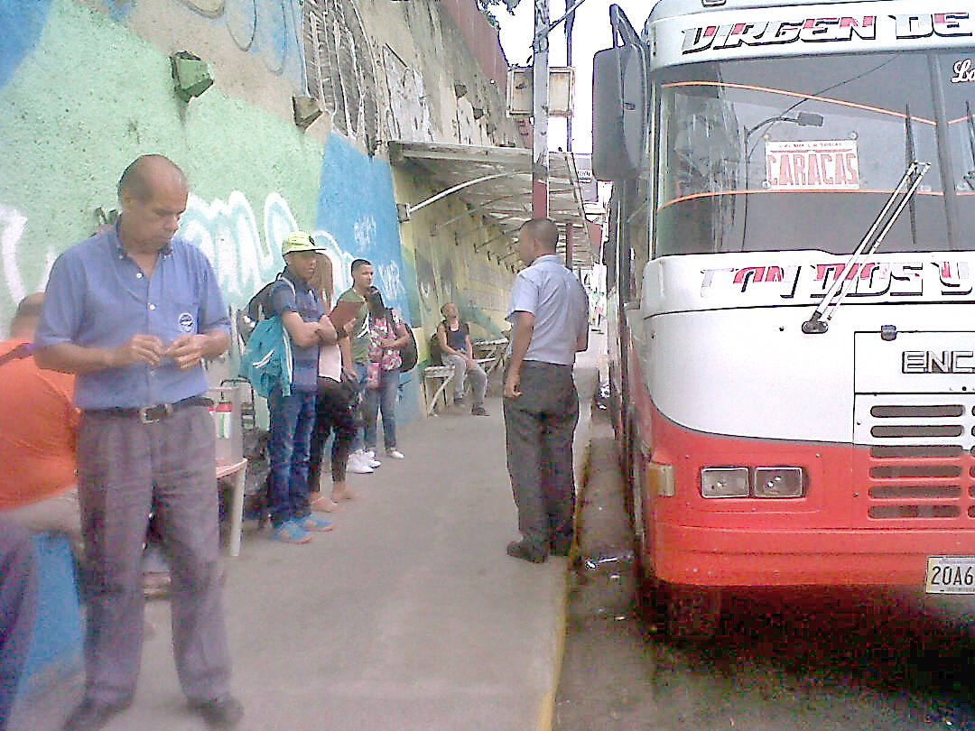 Se incrementan robos en autobuses  de Caracas-Los Teques