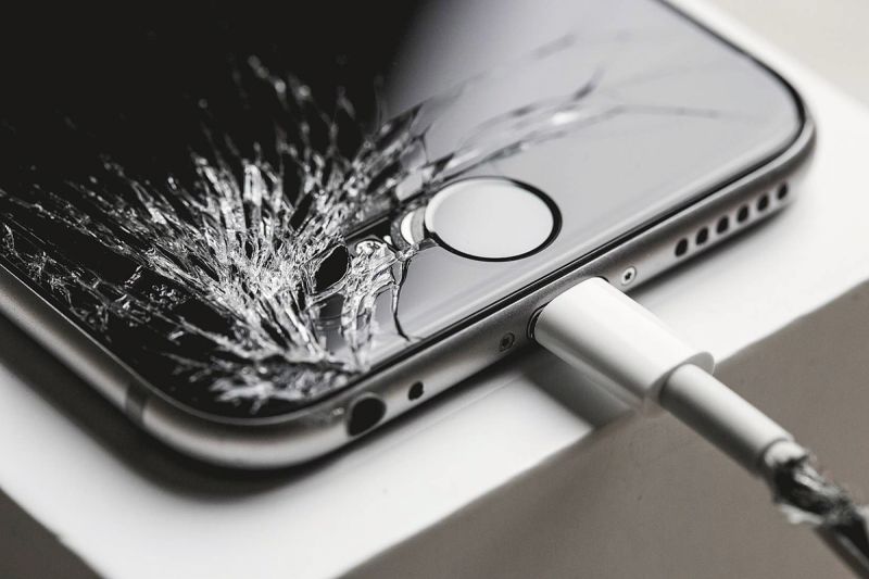 Apple compartirá su máquina secreta para arreglar pantallas de iPhones