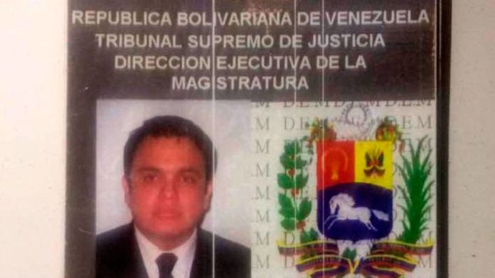 Asesinado juez Nelson Moncada al intentar evadir una barricada