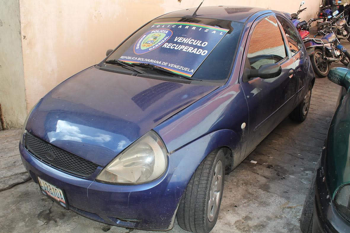 Policarrizal recupera Ford Ka en puente Carrizal