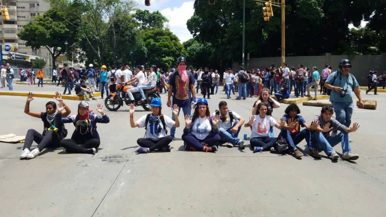 Oposición llevó a cabo el “Trancazo contra la dictadura”