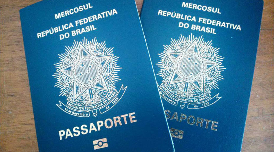 Reanudan emisión de pasaportes en Brasil después de un mes