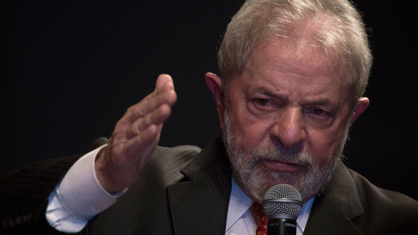 Juez ordena bloquear bienes y cuentas de Lula tras condena por corrupción