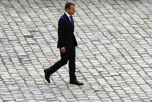 Macron propone reducir el Parlamento francés en un tercio