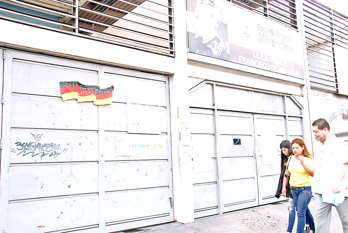 Docentes toman hoy la calle otra vez