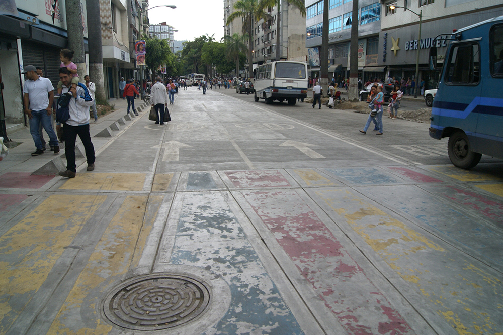 Construyen 5 mil metros cuadrados  de bulevar peatonal en la Bermúdez