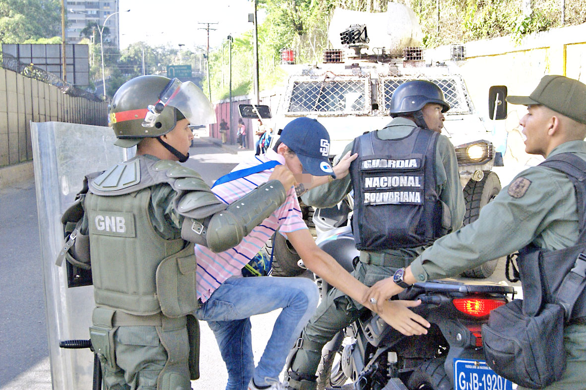10 detenidos y 3 GNB heridos dejó Trancazo