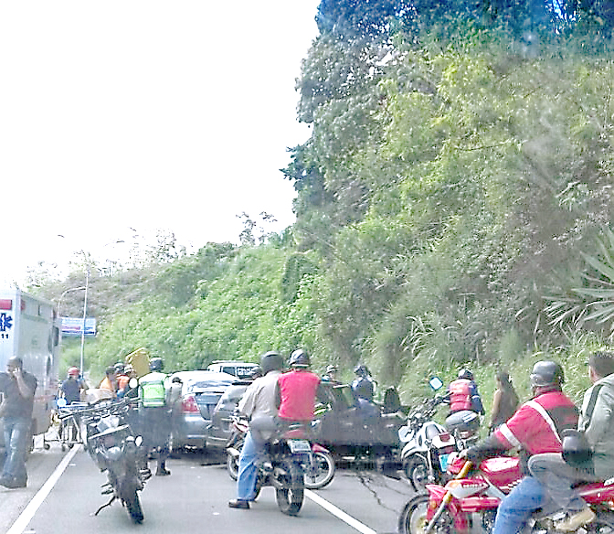 Colisión deja tres heridos  en la Panamericana   