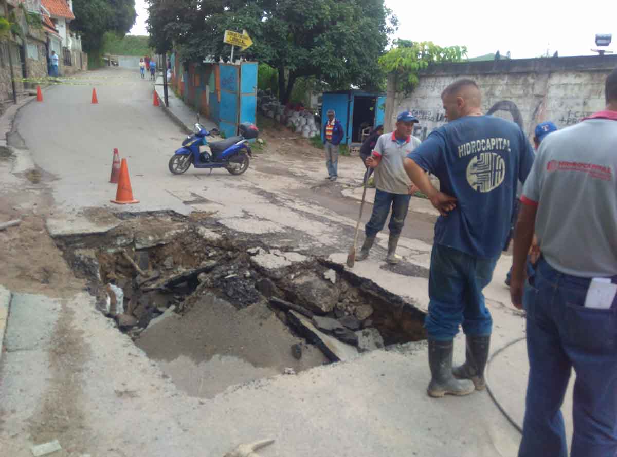 Cerrado el paso por la calle  El Trigo en Carrizal