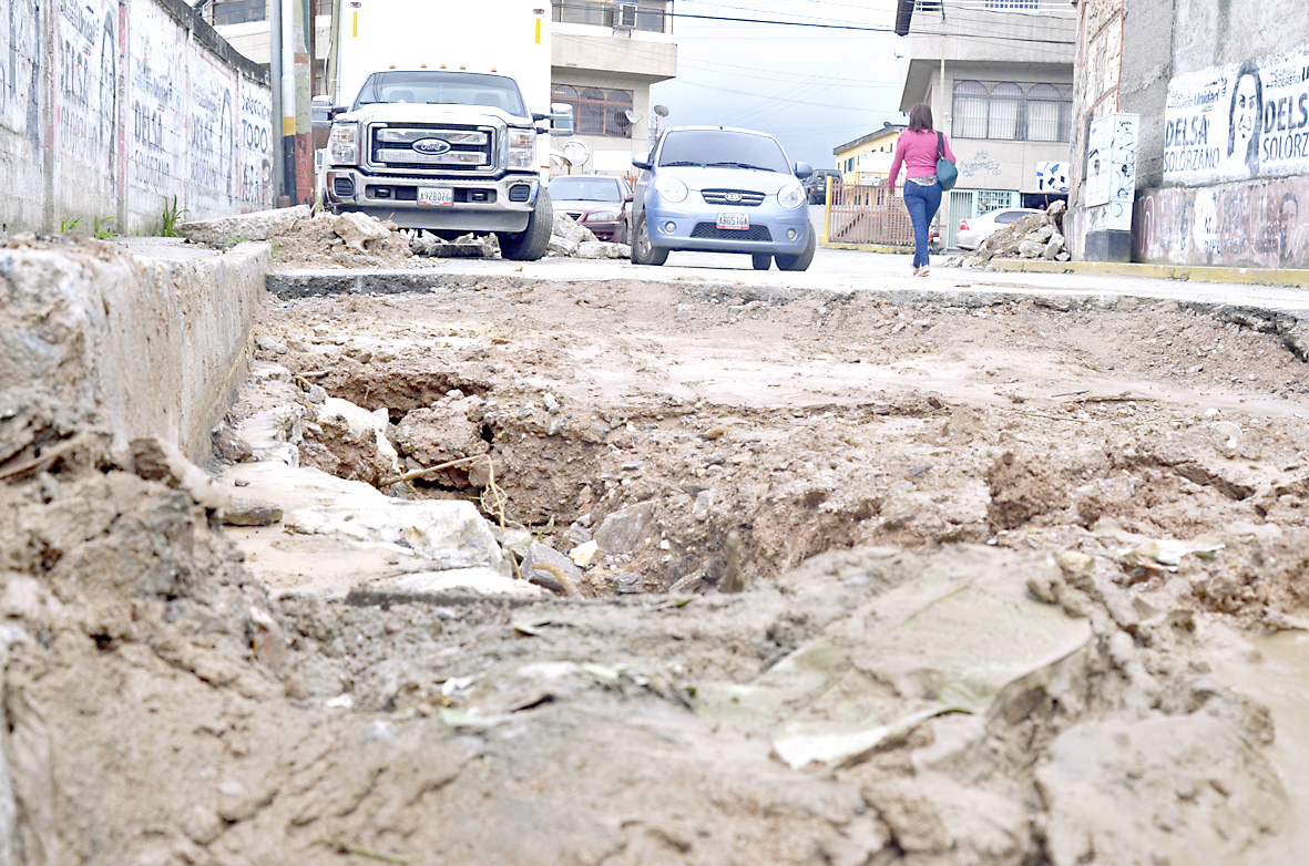 Rotura de tubería en El Trigo  dejó sin agua a cinco sectores