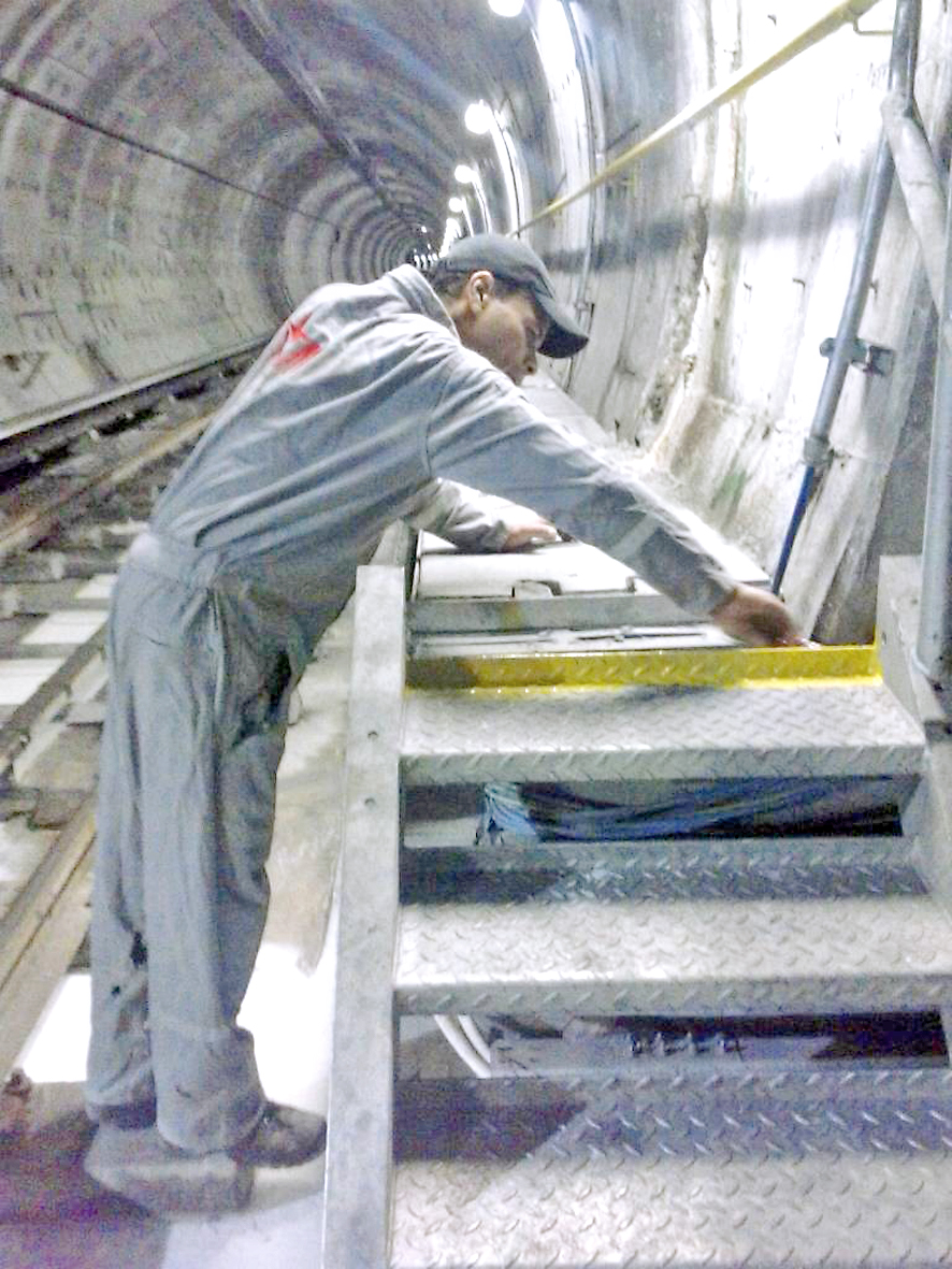 Metro prepara a personal en mantenimiento de vía férrea