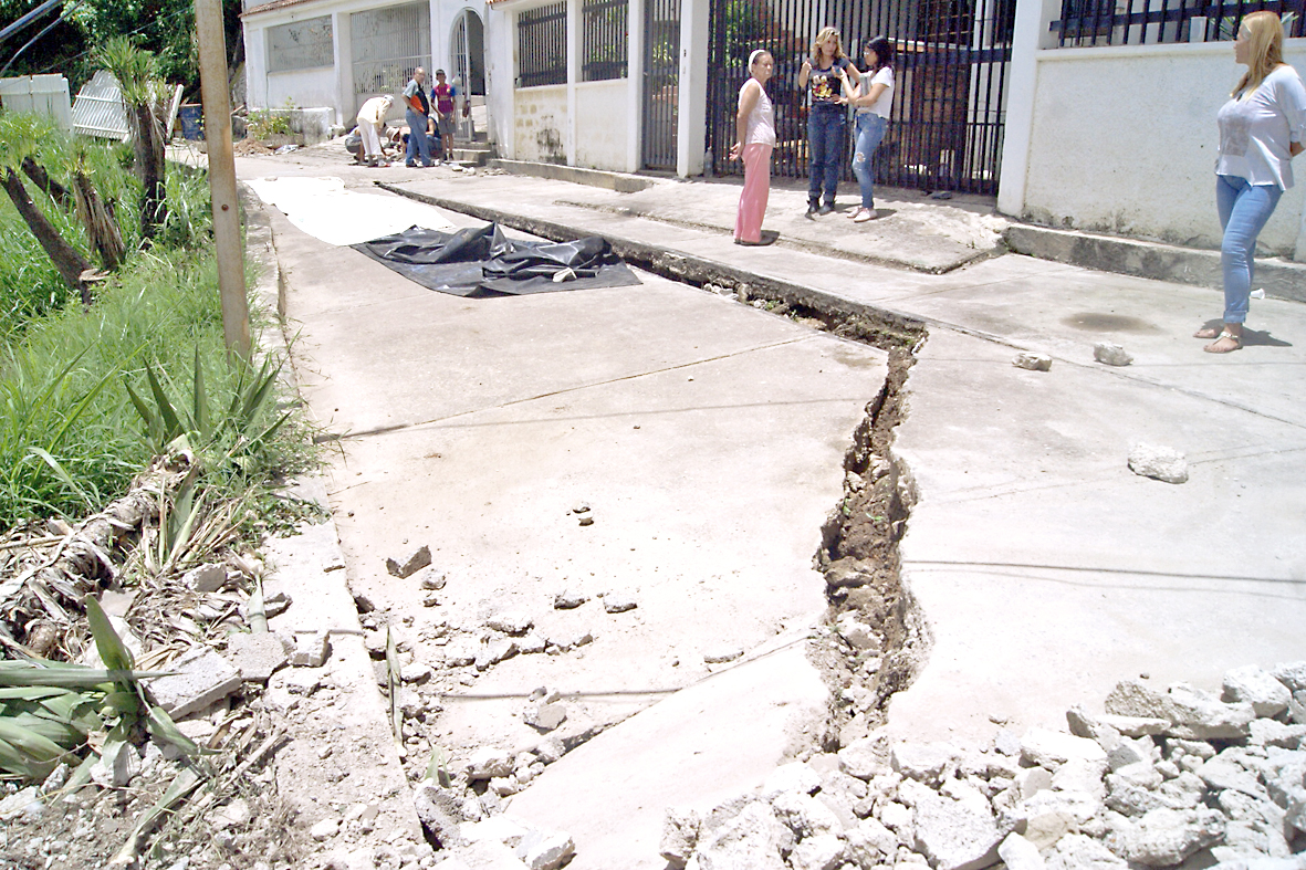 200  derrumbes en Guaicaipuro