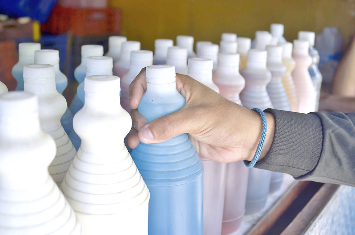 Desinfectantes sin marca se apoderaron del mercado
