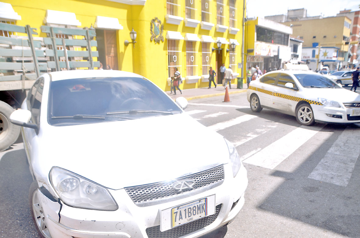 Denuncian estafa con taxis de la Misión Transporte