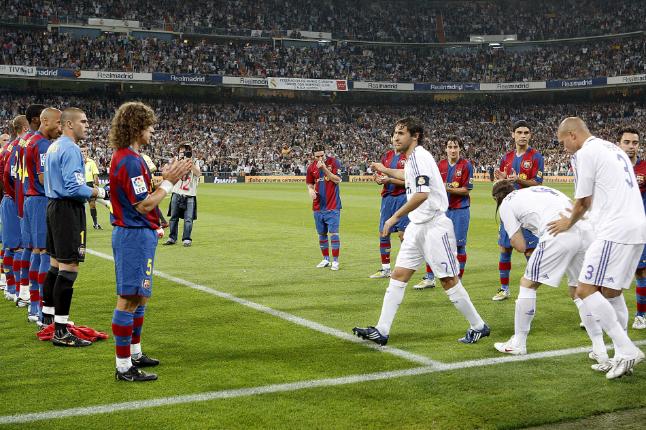 El Barça considera absurdo hacerle el pasillo al Real Madrid