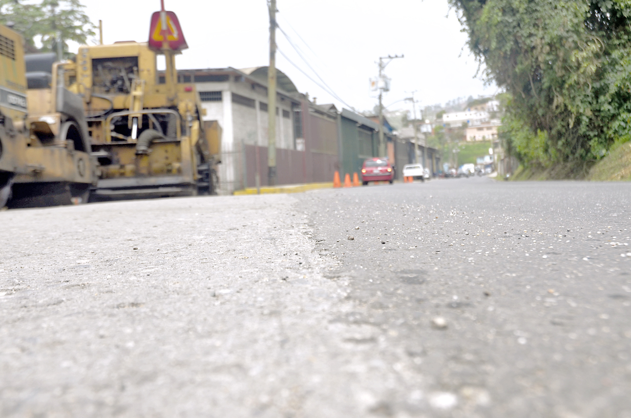 Han colocado 2.800 toneladas  de asfalto en Carrizal