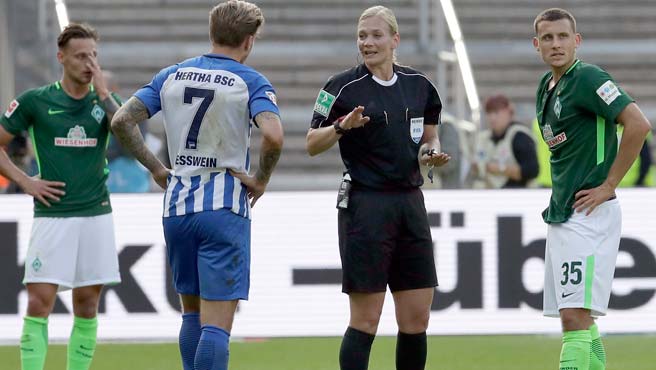 Primera mujer árbitro debuta en la Bundesliga