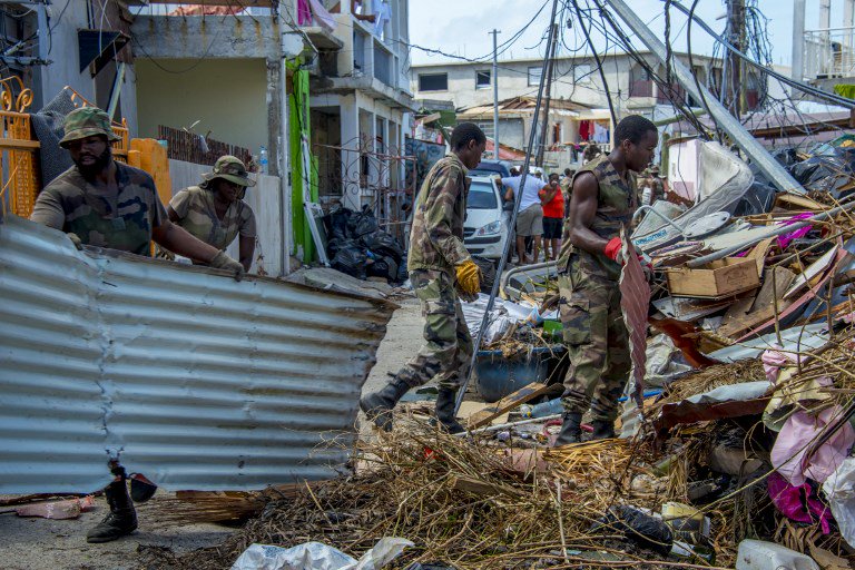 Huracán María devastó Dominica y avanza hacia Puerto Rico e Islas Vírgenes