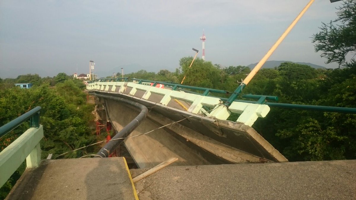 Colapsan casas y puente en Oaxaca tras nuevos sismos en México de magnitud 6.1