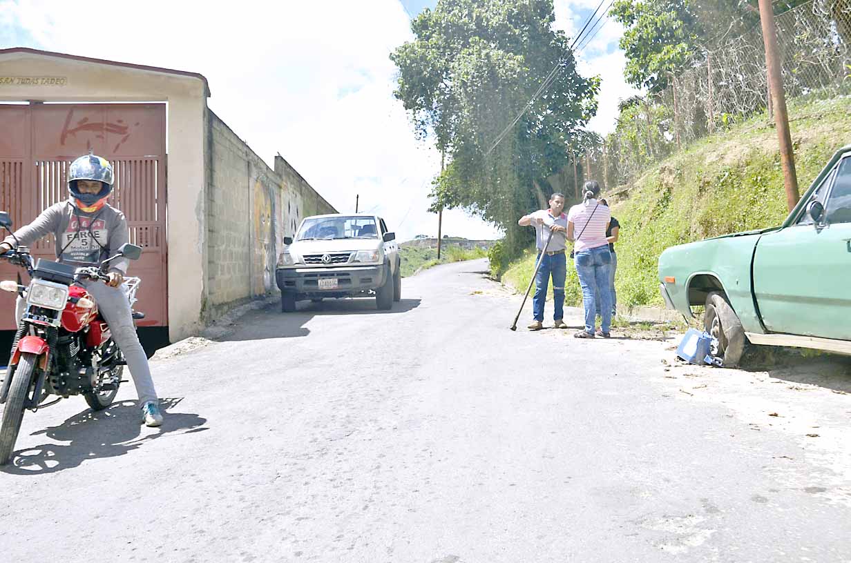 Habitantes de Barrio Miranda  amenazan con trancar calles