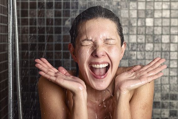 Beneficios de ducharse con agua fría
