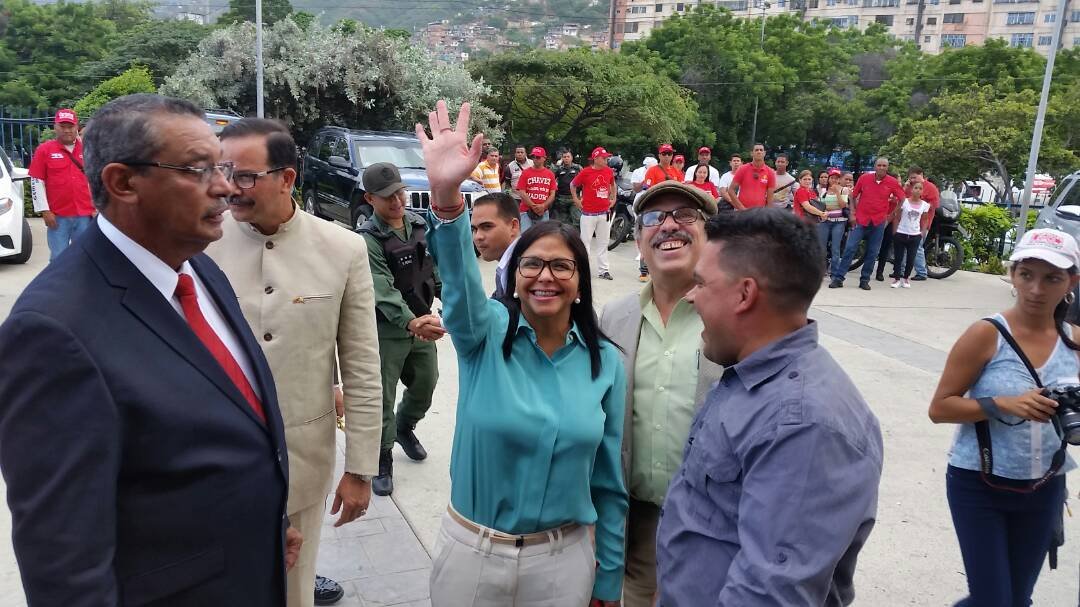 Delcy Rodríguez a gobernadores de oposición: Los esperamos para que presten juramento