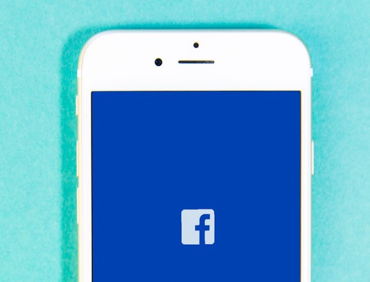 Facebook quiere más dinero y podría dividir tu muro para lograrlo