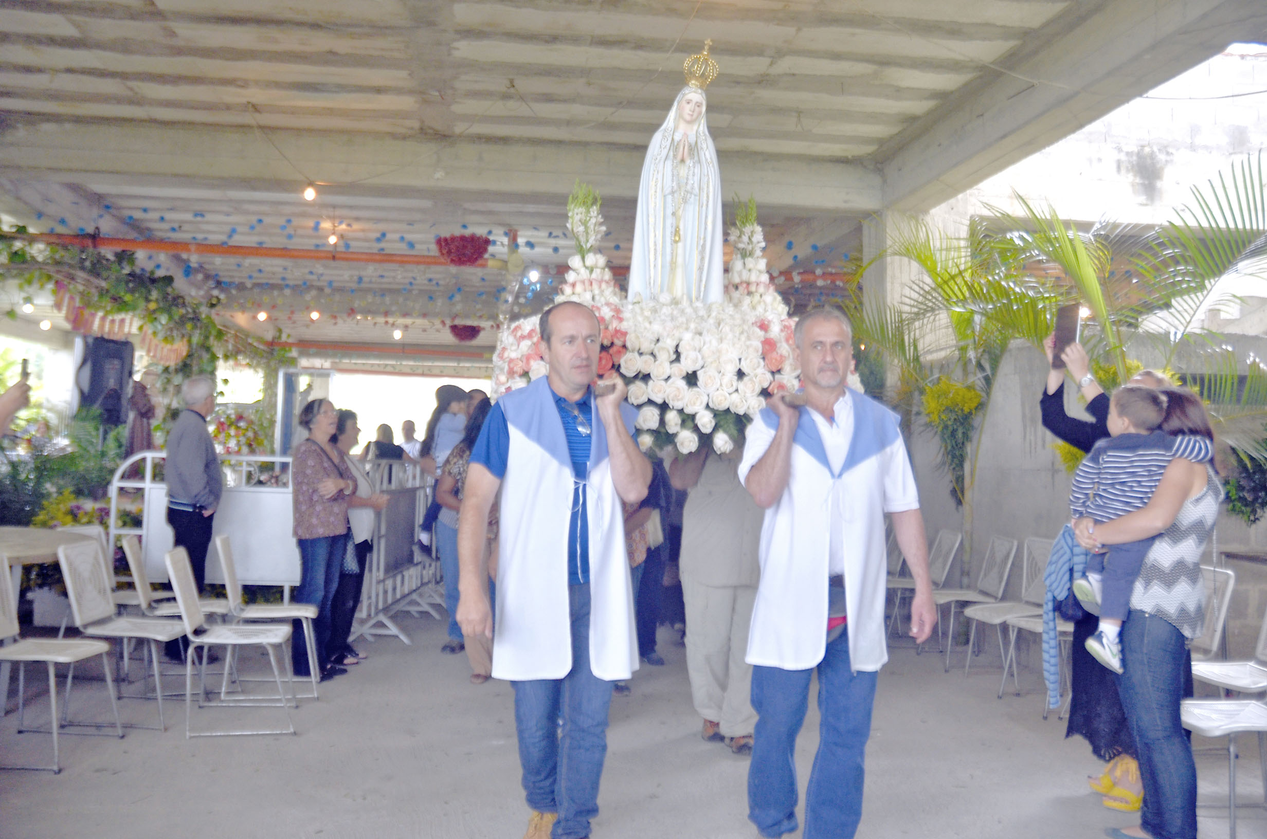 Lusitanos celebraron arraial  por la Virgen de Fátima