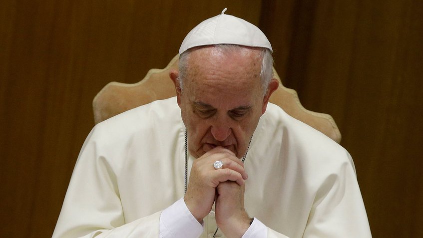 Papa Francisco lamenta tiroteo que causó muerte de 26 personas en Texas