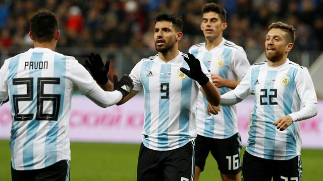 Agüero le dio la victoria a Argentina sobre Rusia
