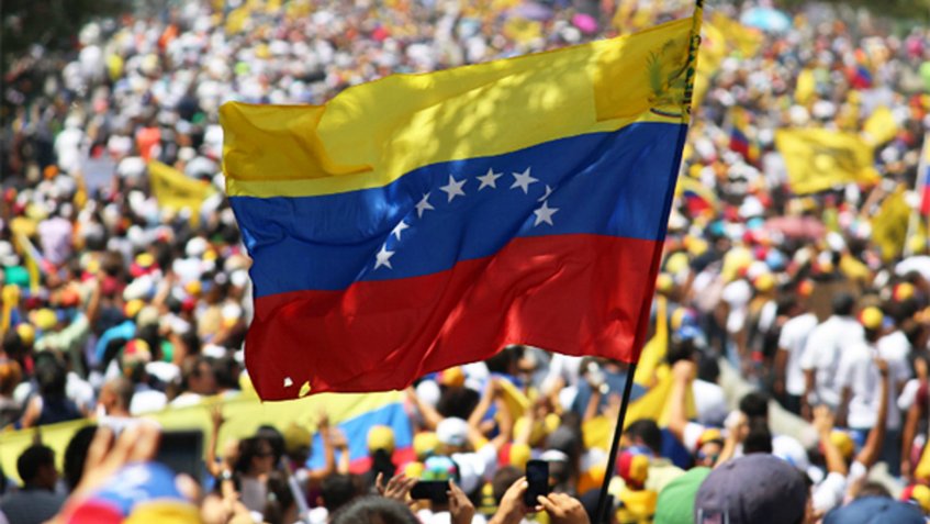 Autoridades aseguran que venezolanos participan en protestas en Colombia