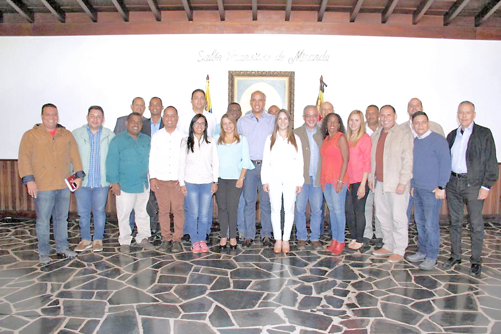 Rodríguez se reunió con candidatos del PSUV