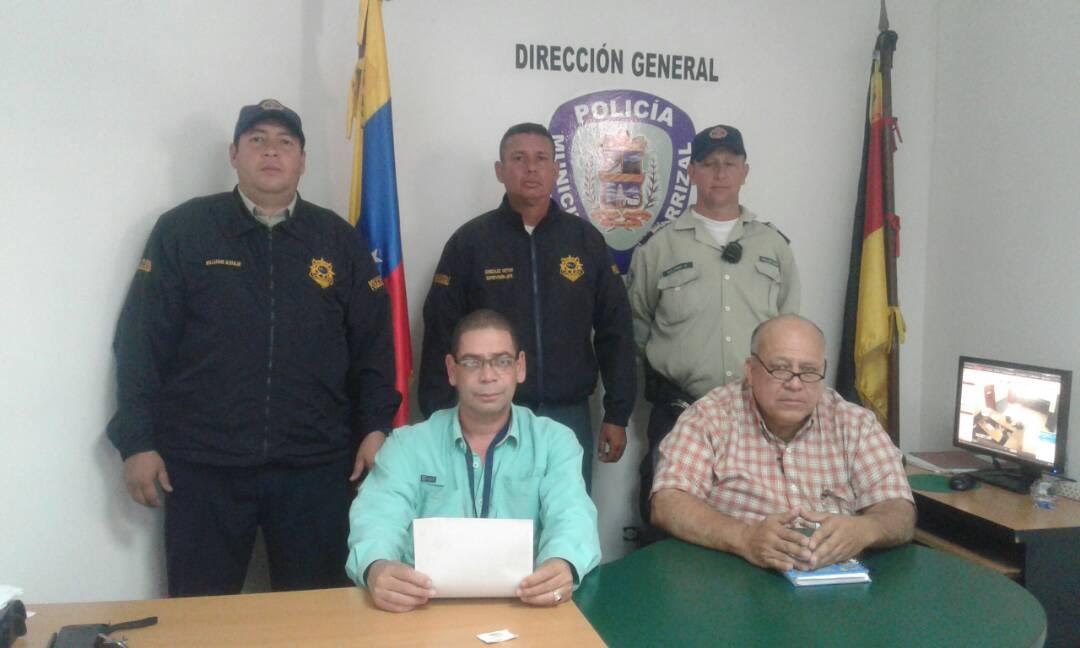 Director Gustavo Jiménez señala que ICAP investigaba a funcionarios detenidos por robo