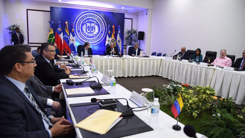 Continúa diálogo en Dominicana en busca de acuerdo para Venezuela