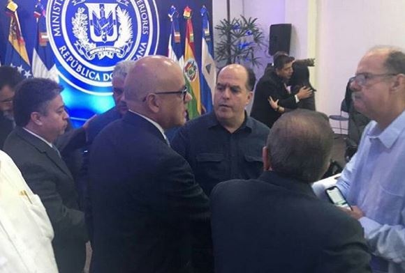 Gobierno de Maduro y oposición continuarán en Caracas búsqueda de acuerdo